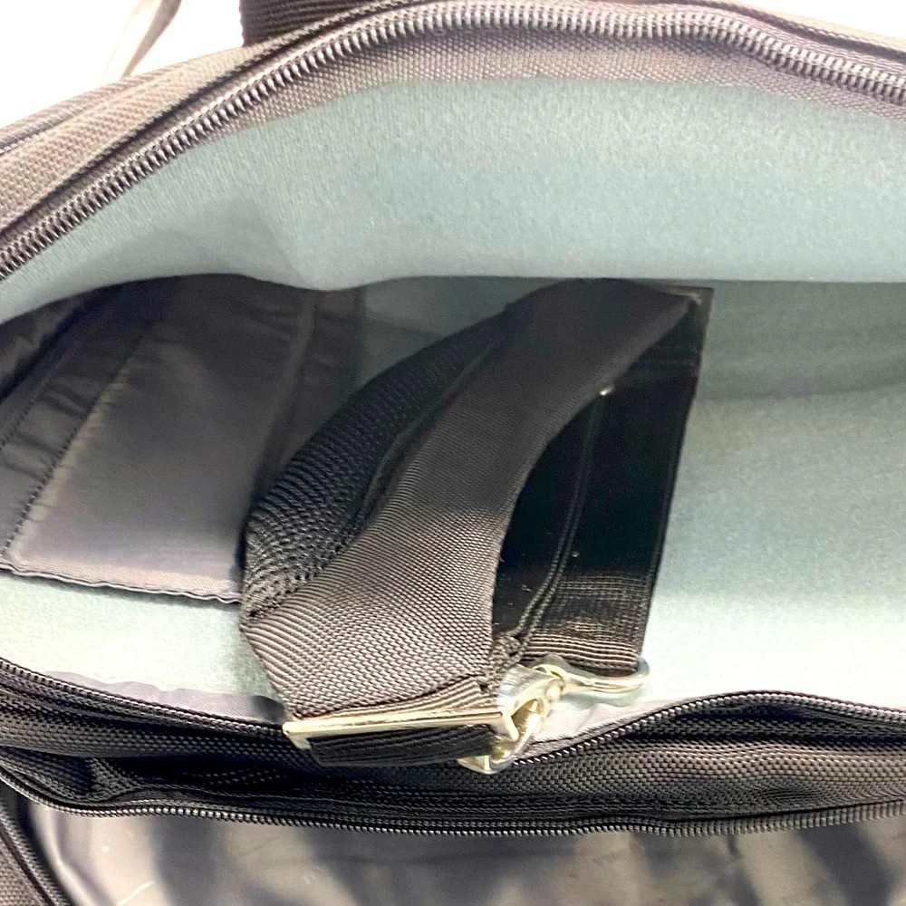 NEW✨ Toshiba PA1463U Carrying Case for 16
